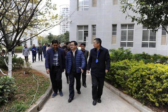 昆明市人民政府副市长胡宝国一行深入云南省精神病医院检查指导消防安全工作