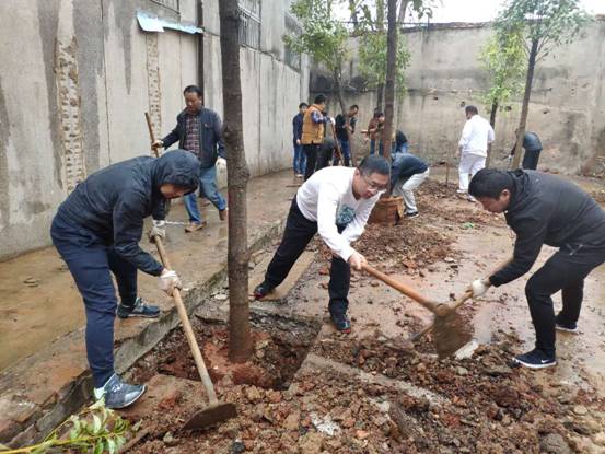 云南省精神病医院开展义务植树活动
