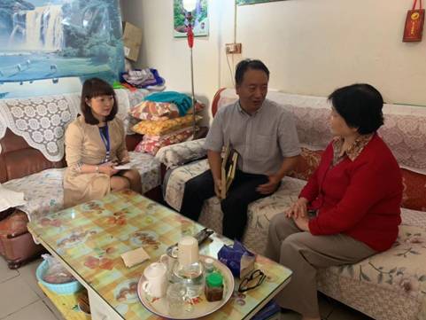 弘扬尊老敬老 传递组织温暖-医院慰问家庭困难退休老同志