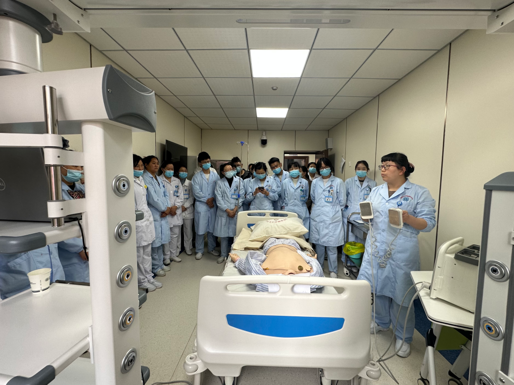 云南省精神病医院护理部组织开展心脏体外电除颤操作技术培训