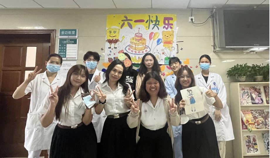 泰国玛希隆大学护理学专业本科生一行8人到我院访学交流